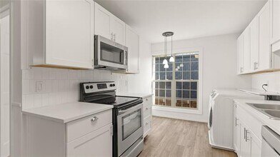 527 W Lookout Dr in Richardson, TX - Building Photo - Building Photo