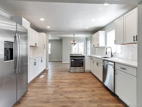 1655 N Oakland St in Aurora, CO - Building Photo - Building Photo