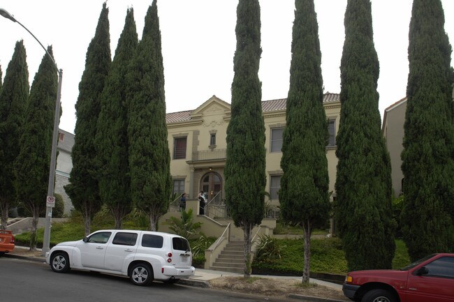 162 N Kenmore Ave in Los Angeles, CA - Foto de edificio - Building Photo