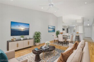 832 Tanbark Dr in Naples, FL - Building Photo - Building Photo