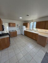 304 E Gruenwald Ave in Oshkosh, WI - Building Photo