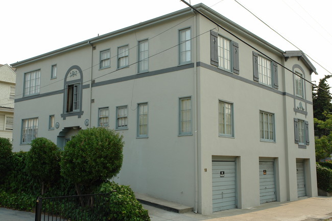 18 Montell St in Oakland, CA - Building Photo - Building Photo