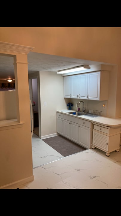 160 W 13th St in Deer Park, NY - Foto de edificio