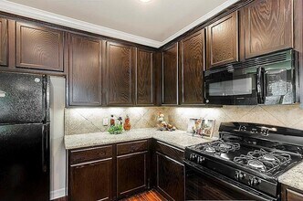 64 Woodland Hills Dr in Conroe, TX - Building Photo - Building Photo