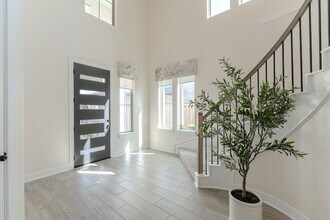 102 Shining Succulent Dr in Richmond, TX - Foto de edificio - Building Photo