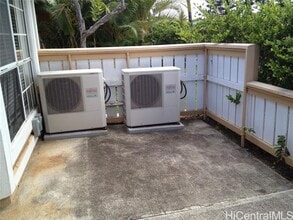 240 Mananai Pl in Honolulu, HI - Building Photo - Building Photo