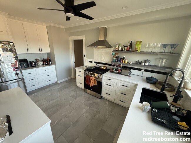 7 Addington Rd, Unit 1 in Brookline, MA - Foto de edificio - Building Photo