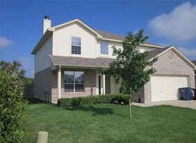 221 Gainer Dr in Hutto, TX - Building Photo