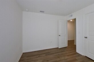 3931 NW 45th Terrace in Cape Coral, FL - Building Photo - Building Photo