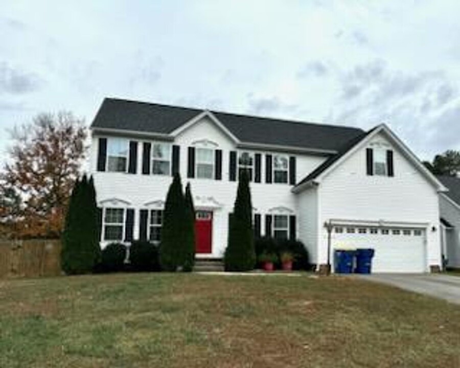 3231 Tadley Dr in Midlothian, VA - Building Photo