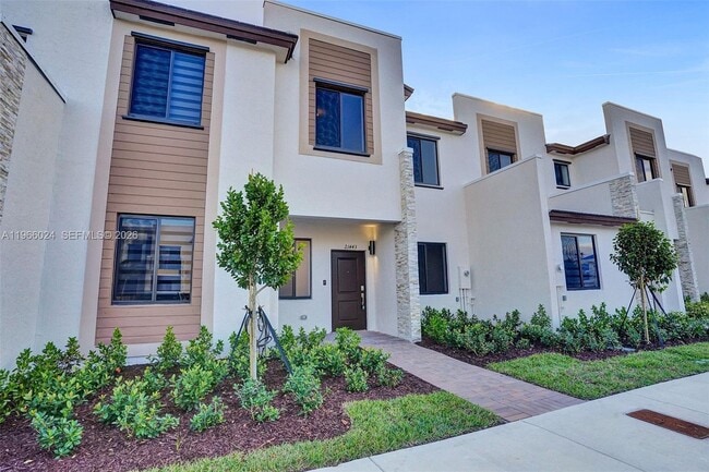 property at 2519 SE 29th St