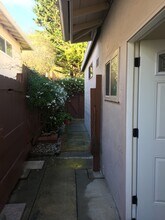 740 Dickman Ave in Monterey, CA - Building Photo - Building Photo