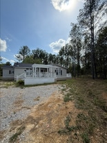 3132 Pat Station Rd in Starkville, MS - Building Photo