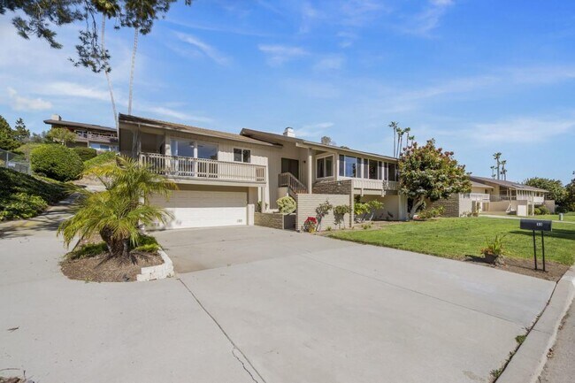 33 Vía Casitas in Bonsall, CA - Building Photo - Building Photo