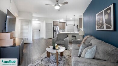 2323 E Highland Ave, Unit 1421 in Phoenix, AZ - Foto de edificio - Building Photo