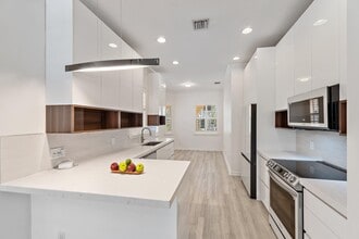 231 Caravelle Dr in Jupiter, FL - Building Photo - Building Photo