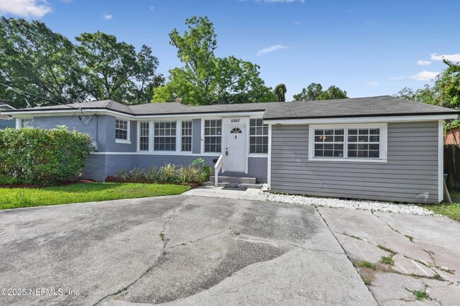 4848 Plymouth St in Jacksonville, FL - Building Photo - Building Photo