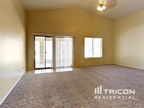 7928 W Gibson Ln in Phoenix, AZ - Building Photo - Building Photo