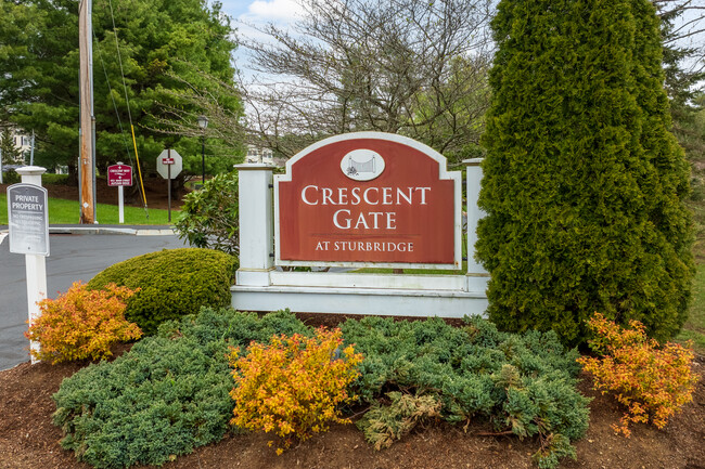 Crescent Gate at Sturbridge in Fiskdale, MA - Foto de edificio - Building Photo