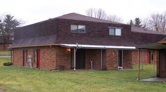 2555 Lynn Ave in Millersport, OH - Building Photo