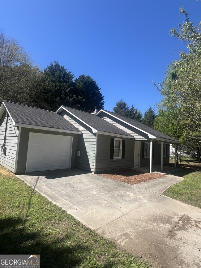 101 Carmel Rd in Senoia, GA - Building Photo - Building Photo