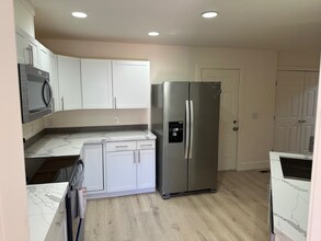 805 Wagon Dr in Gardnerville, NV - Building Photo - Building Photo