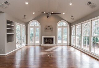 4601 Club Cir NE in Atlanta, GA - Building Photo - Building Photo