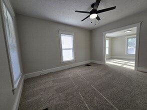 911 S Mason St in Bloomington, IL - Building Photo - Building Photo