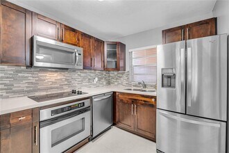 9431 Live Oak Pl in Davie, FL - Building Photo - Building Photo