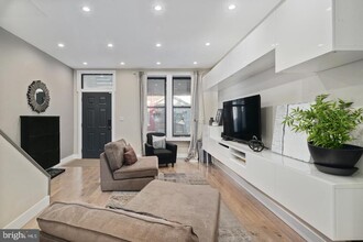 1534 N Natrona St in Philadelphia, PA - Building Photo - Building Photo