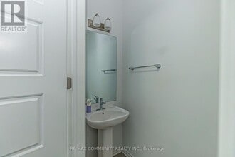 3094 Sideline 16 in Pickering, ON - Building Photo - Building Photo