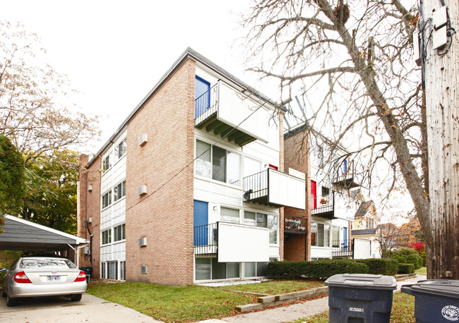 Canterbury Lodge Apartments in Ann Arbor, MI - Building Photo - Building Photo