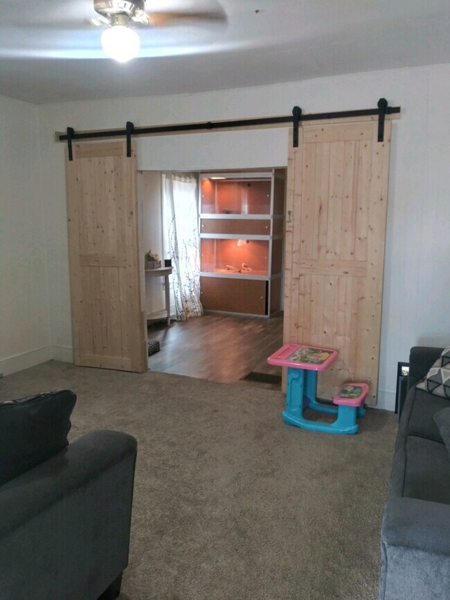 46 Pine St Manchester, CT Rentals