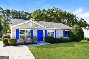 8043 Trinity Park Dr in Riverdale, GA - Building Photo