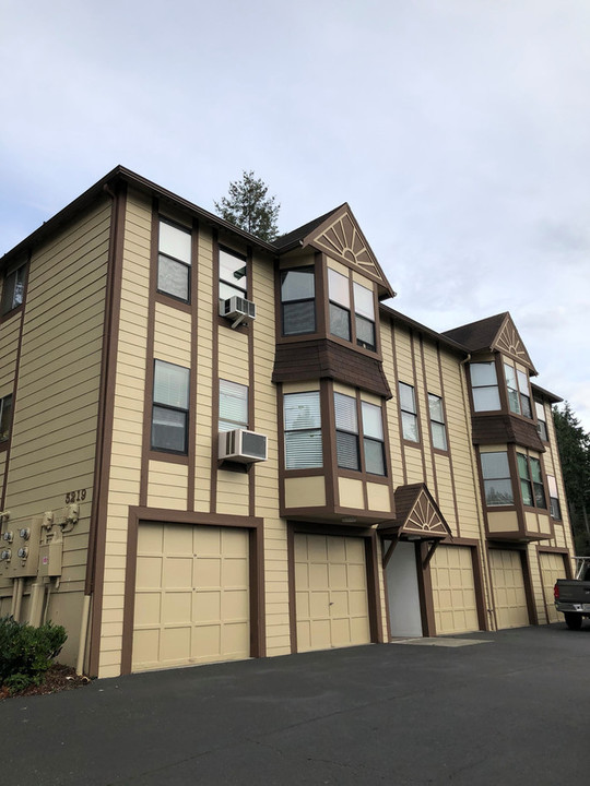 5219 S Orchard St-Unit -B in Tacoma, WA - Foto de edificio
