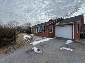 1686 NC-90 in Taylorsville, NC - Building Photo - Building Photo