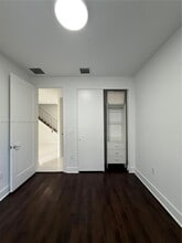 6432 NW 104th Ct in Medley, FL - Building Photo - Building Photo