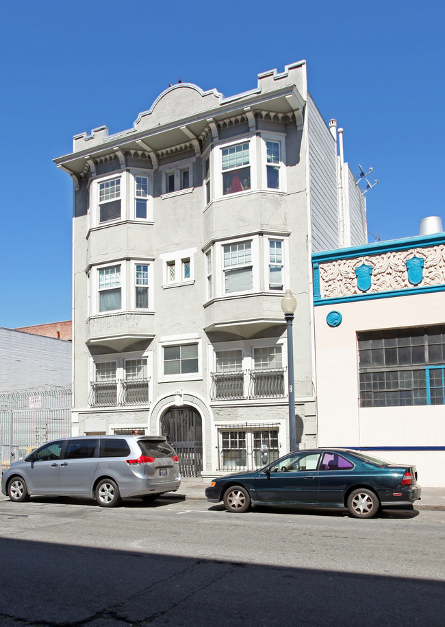 135 Capp St in San Francisco, CA - Foto de edificio - Building Photo