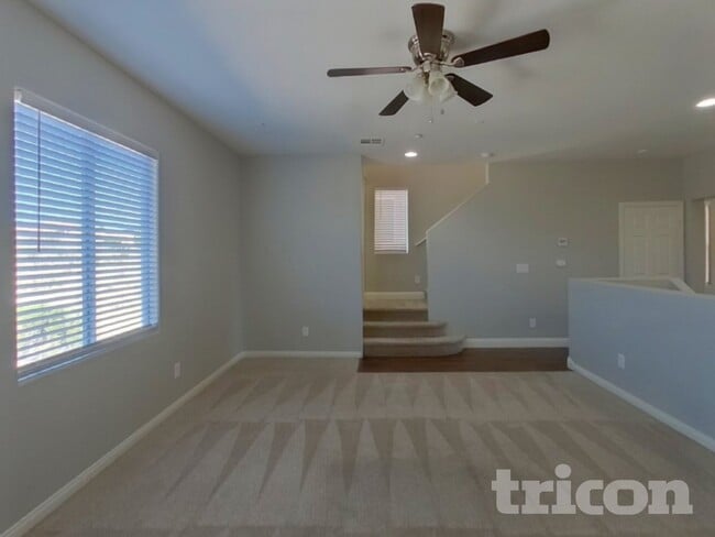 6639 Weeping Pine St in Las Vegas, NV - Foto de edificio - Building Photo