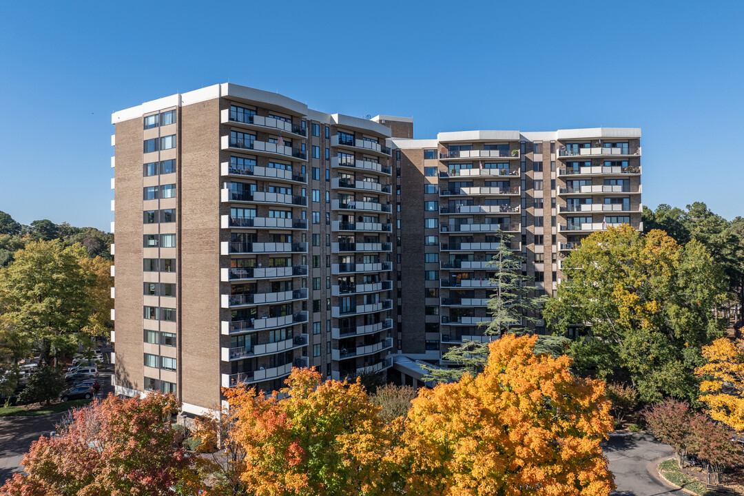 Hathaway Tower in Richmond, VA - Building Photo