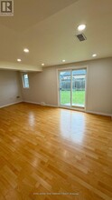 362 Woodfern Way in Newmarket, ON - Building Photo - Building Photo