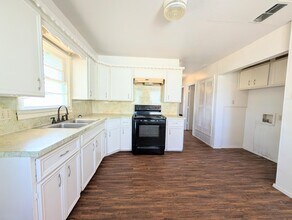 9001 Indiana Ave in Lubbock, TX - Building Photo - Building Photo