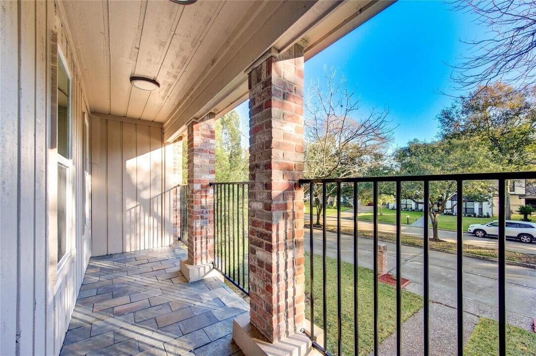 1030 Crossroads Dr in Houston, TX - Building Photo