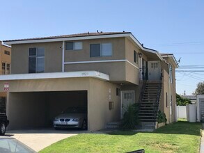 1921 S Ridgeley Dr, Unit 2 in Los Angeles, CA - Building Photo - Building Photo