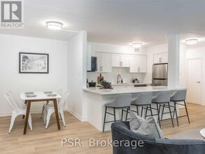 240 Markland Dr in Toronto, ON - Building Photo - Building Photo