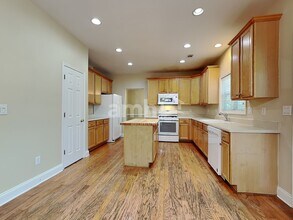 2713 Cascade Bend Dr in Buford, GA - Building Photo - Building Photo