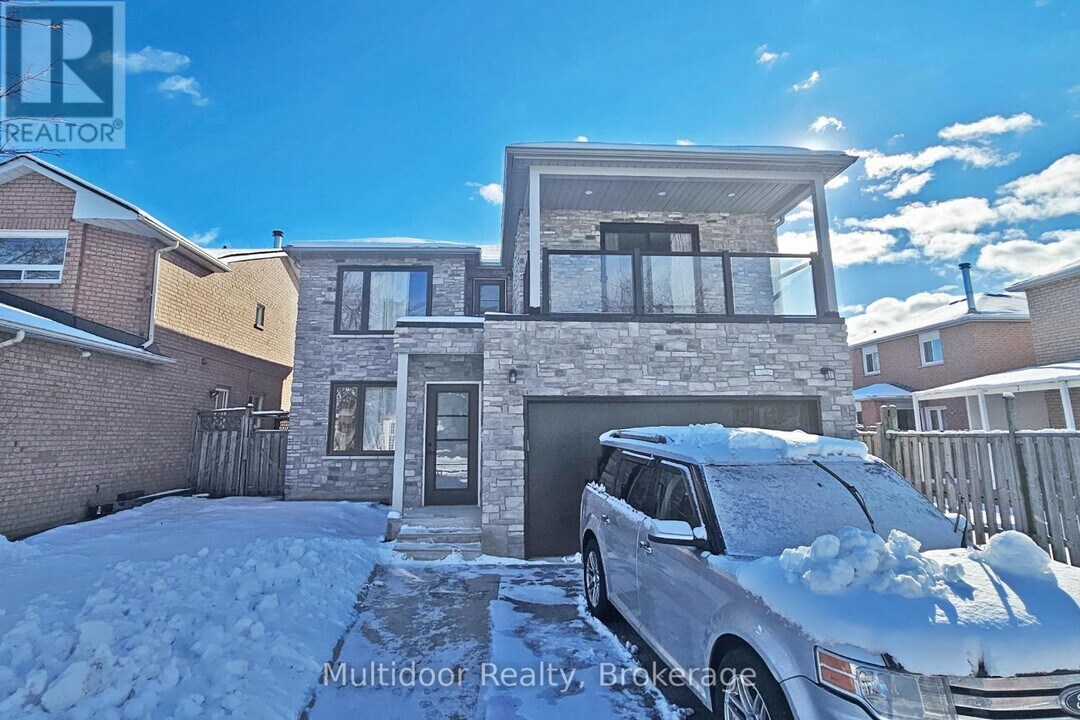 4 Gatesgill St in Brampton, ON - Building Photo