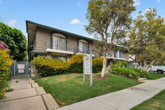 Majestic Prairie in Northridge, CA - Building Photo - Building Photo