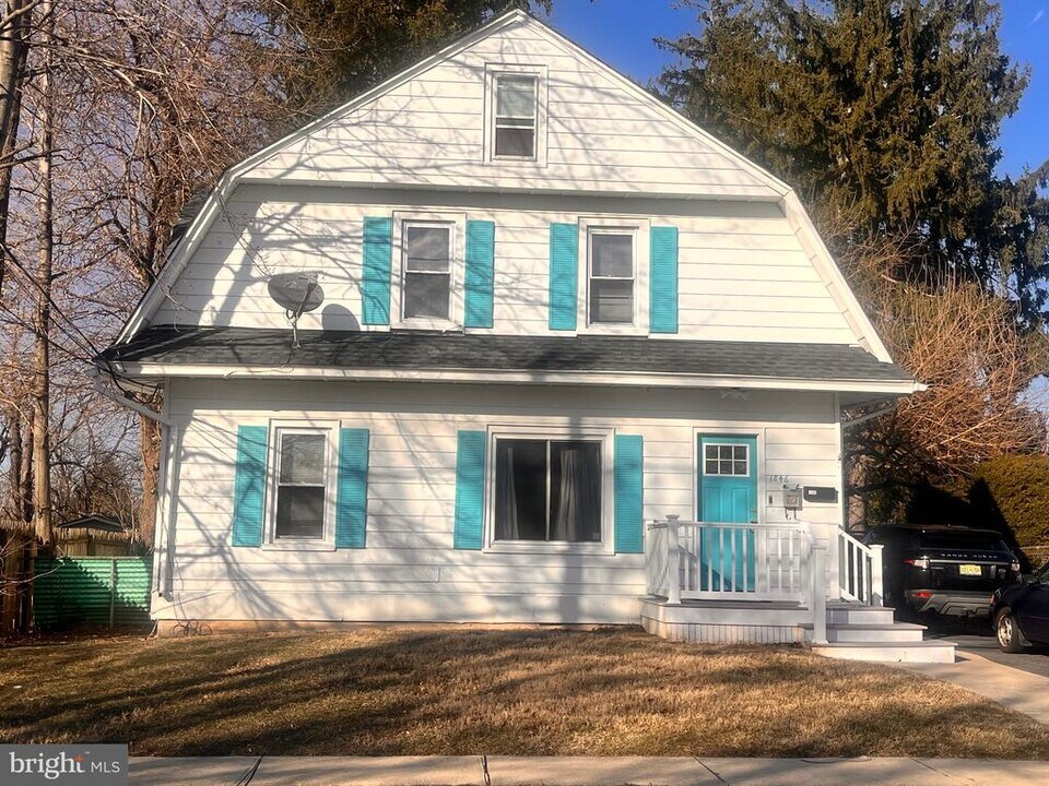 1846 Spruce St in Hamilton Township, NJ - Building Photo