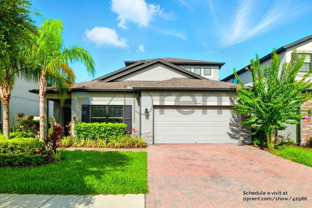 10749 Pleasant Knoll Dr in Tampa, FL - Building Photo